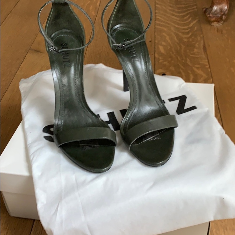 Schultz high heels in army green